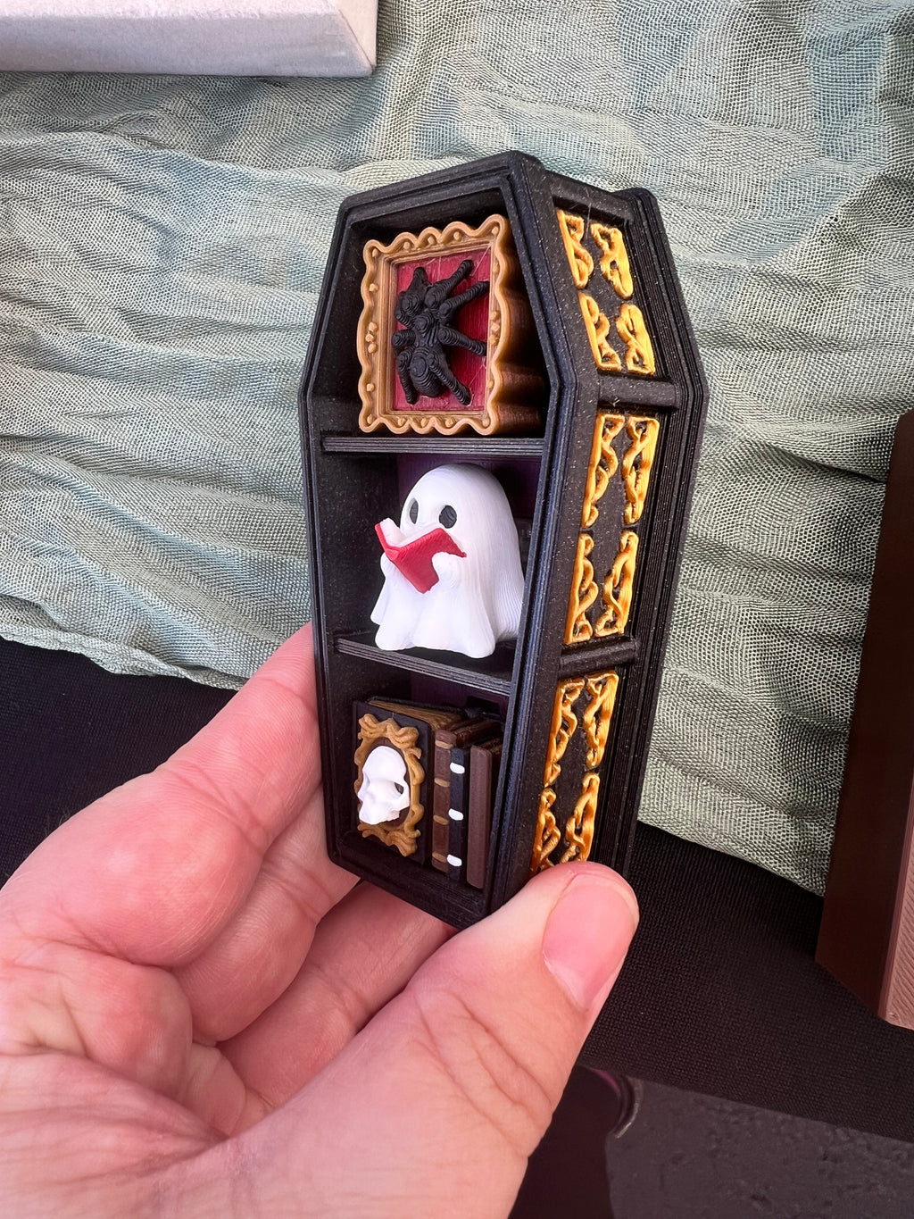 Spooky Coffin 3-Slot Clicker