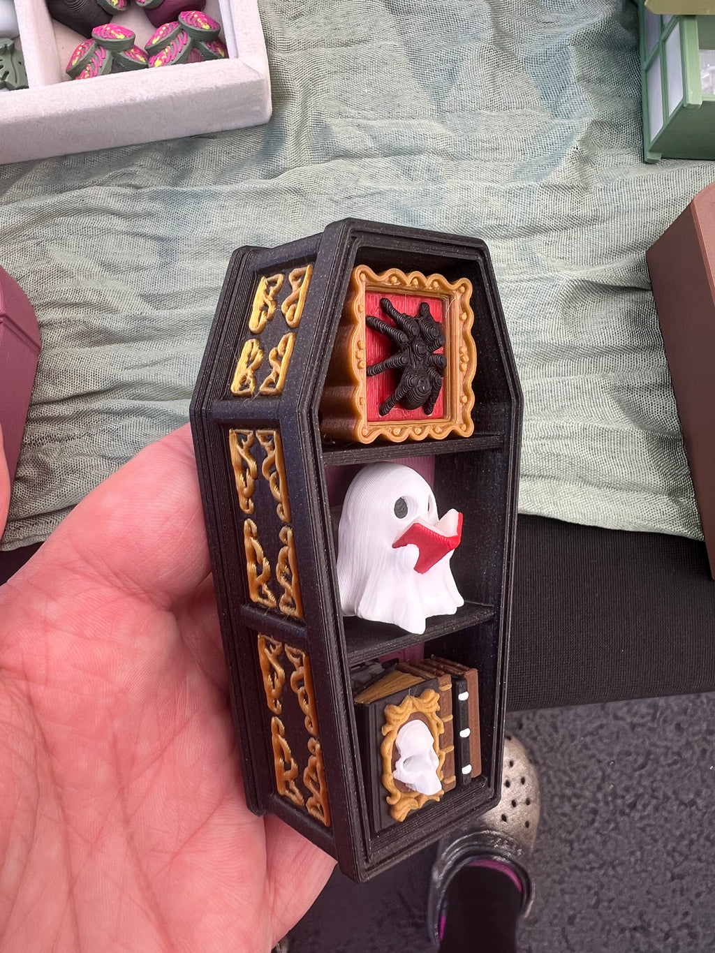 Spooky Coffin 3-Slot Clicker